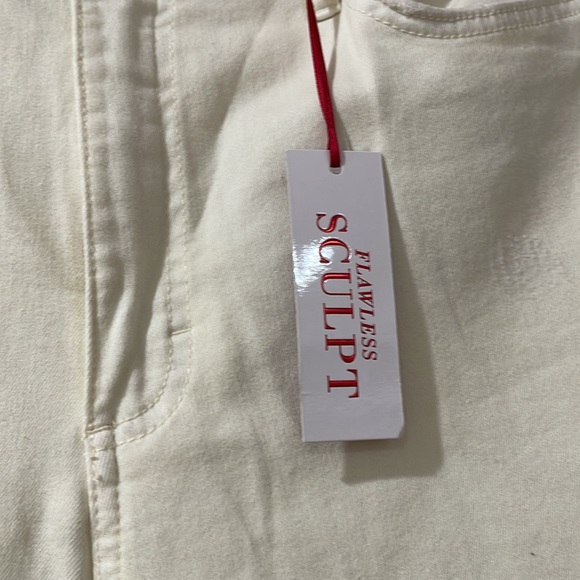 New Size 14 Jennifer Lopez High Rise Skinny cream jeans 62% cotton!!🍀🍀 - Picture 8 of 9